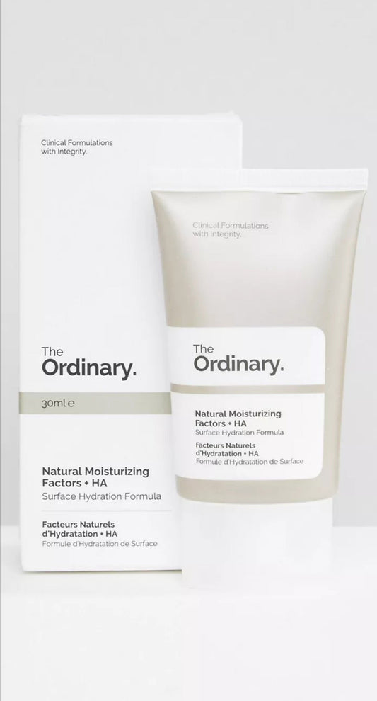 مرطب طبيعي و  حمض الهيالورونيك