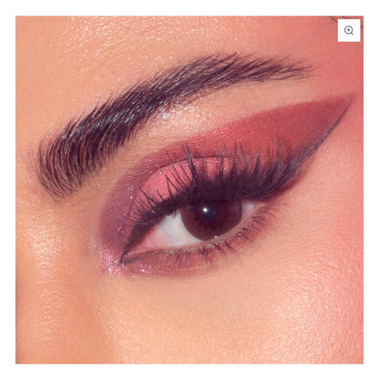 مجموعة ظلال العيون لوف فيست أوبسيشنز من هدى بيوتي